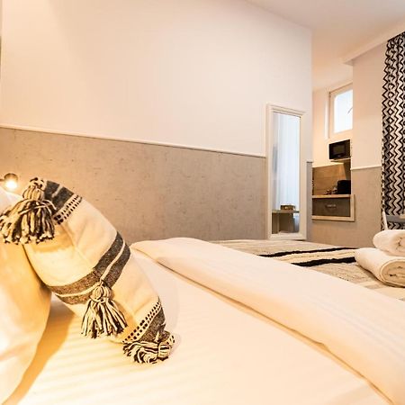 Okbrasov - Apartment & Studio In The Heart Of Old Town, Moments Away From The Black Church Kültér fotó