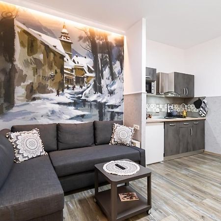 Okbrasov - Apartment & Studio In The Heart Of Old Town, Moments Away From The Black Church Kültér fotó