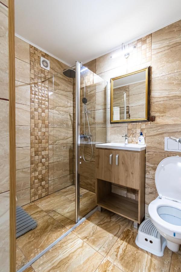 Okbrasov - Apartment & Studio In The Heart Of Old Town, Moments Away From The Black Church Kültér fotó