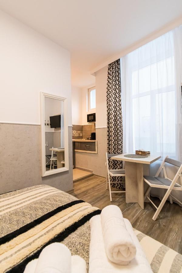 Okbrasov - Apartment & Studio In The Heart Of Old Town, Moments Away From The Black Church Kültér fotó